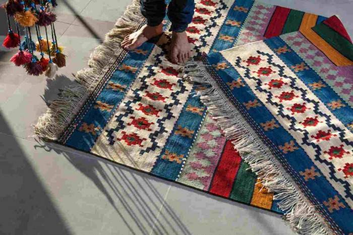 Rugs.com a wide selection of gorgeous handmade rugs by artisans